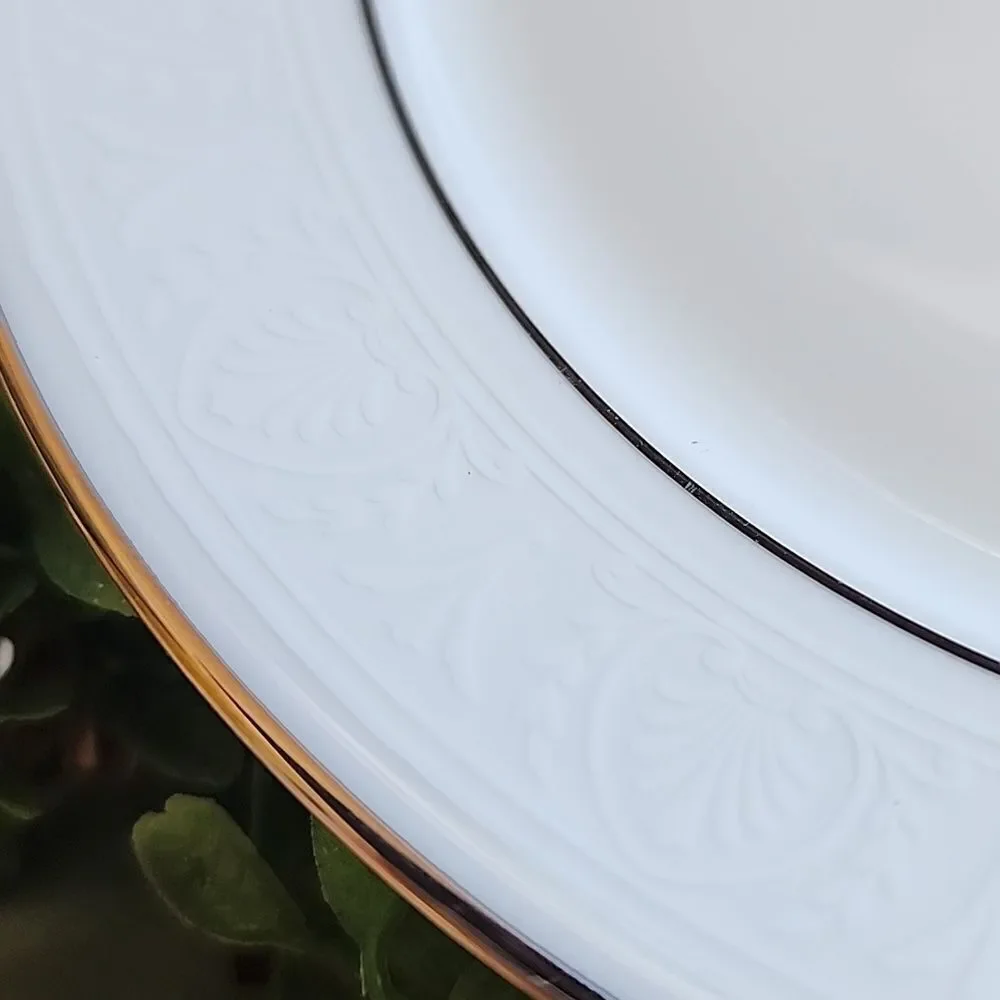 Lenox Hannah Platinum Debut Collection Bread Plate